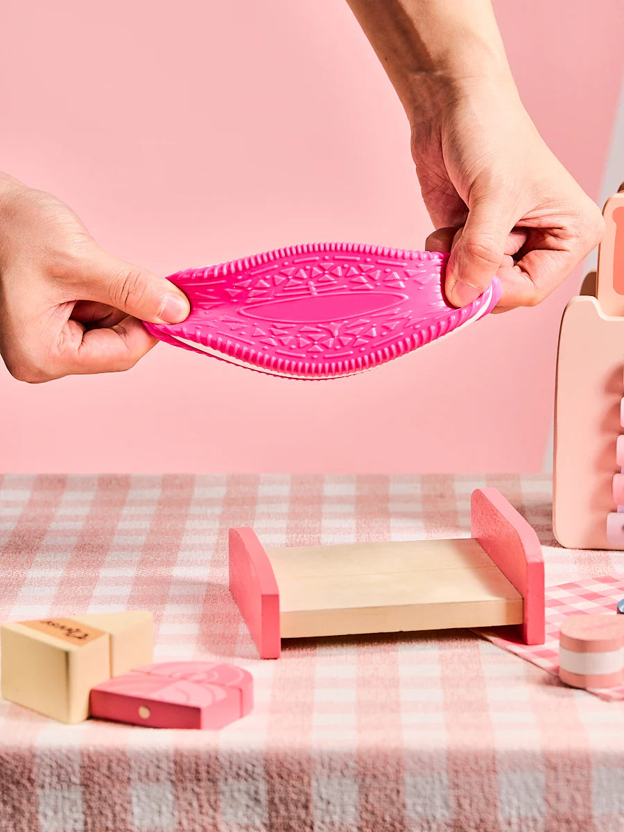 Fuchsia-white Cookie Sandwich Squeeze Toys