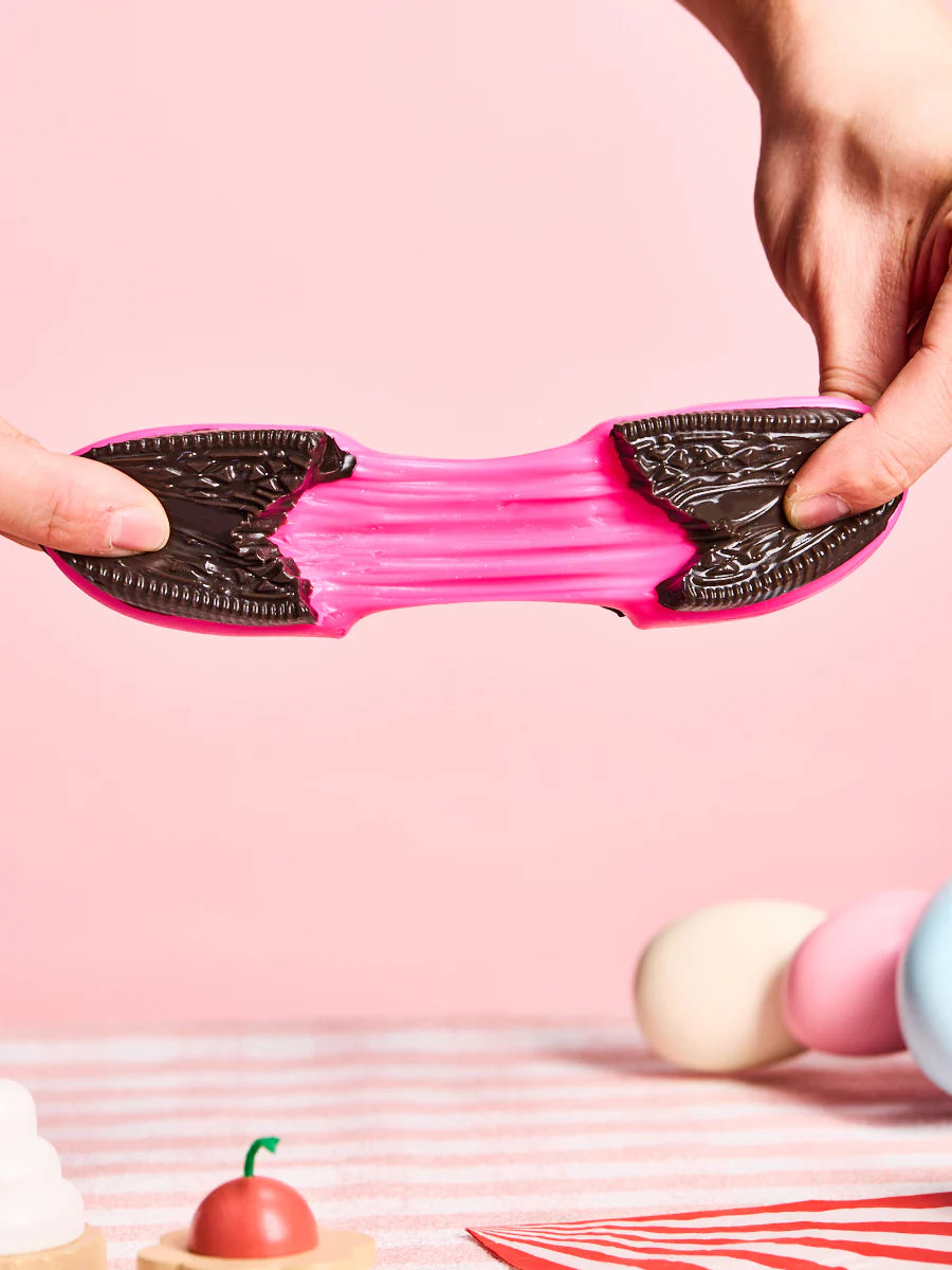 Black-fuchsia Stretchy Cookie Sandwich Taba Squishy