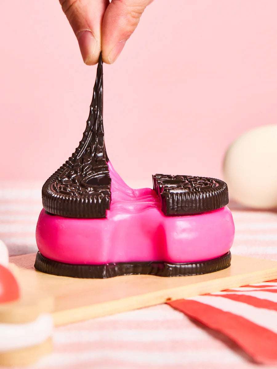 Black-fuchsia Stretchy Cookie Sandwich Taba Squishy