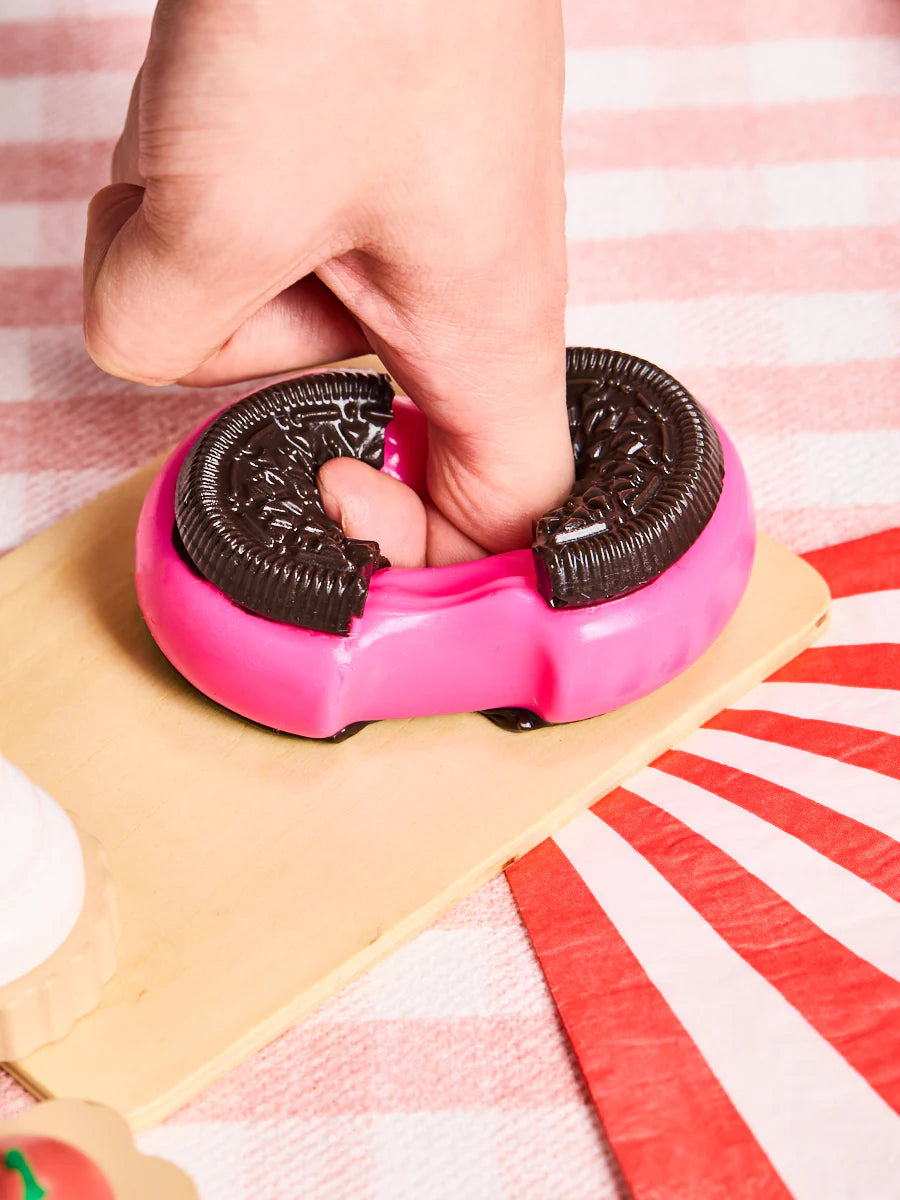 Black-fuchsia Stretchy Cookie Sandwich Taba Squishy