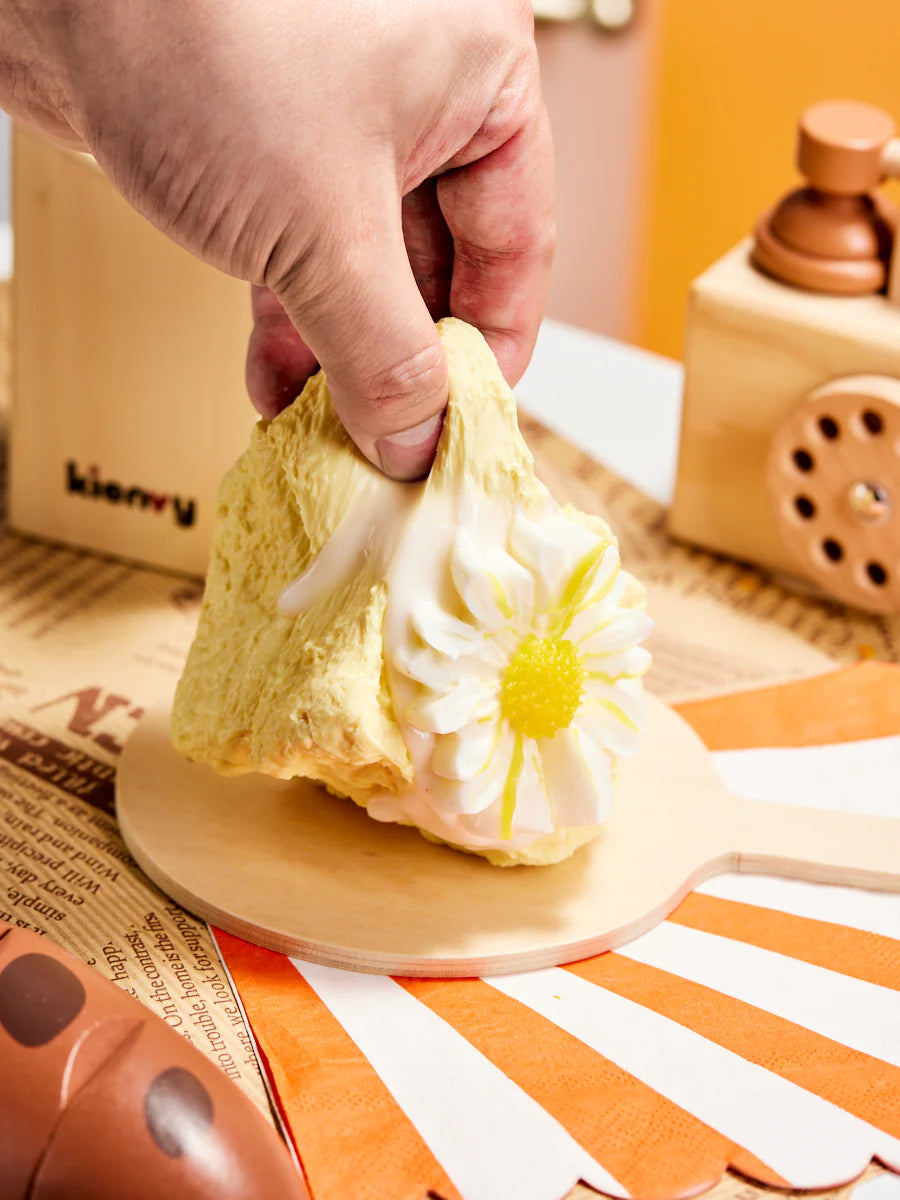 Daisy Cake Taba Squishy