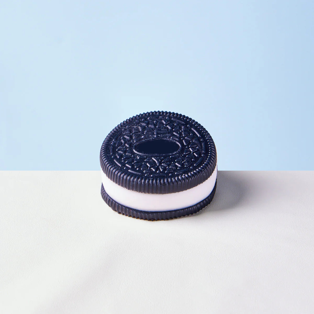 Medium Black-white Cookie Sandwich Taba Squishy
