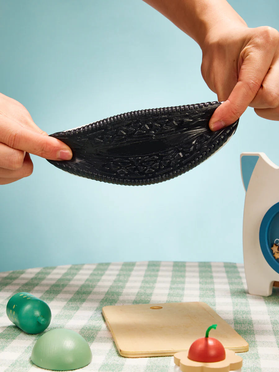 Medium Black-white Cookie Sandwich Taba Squishy