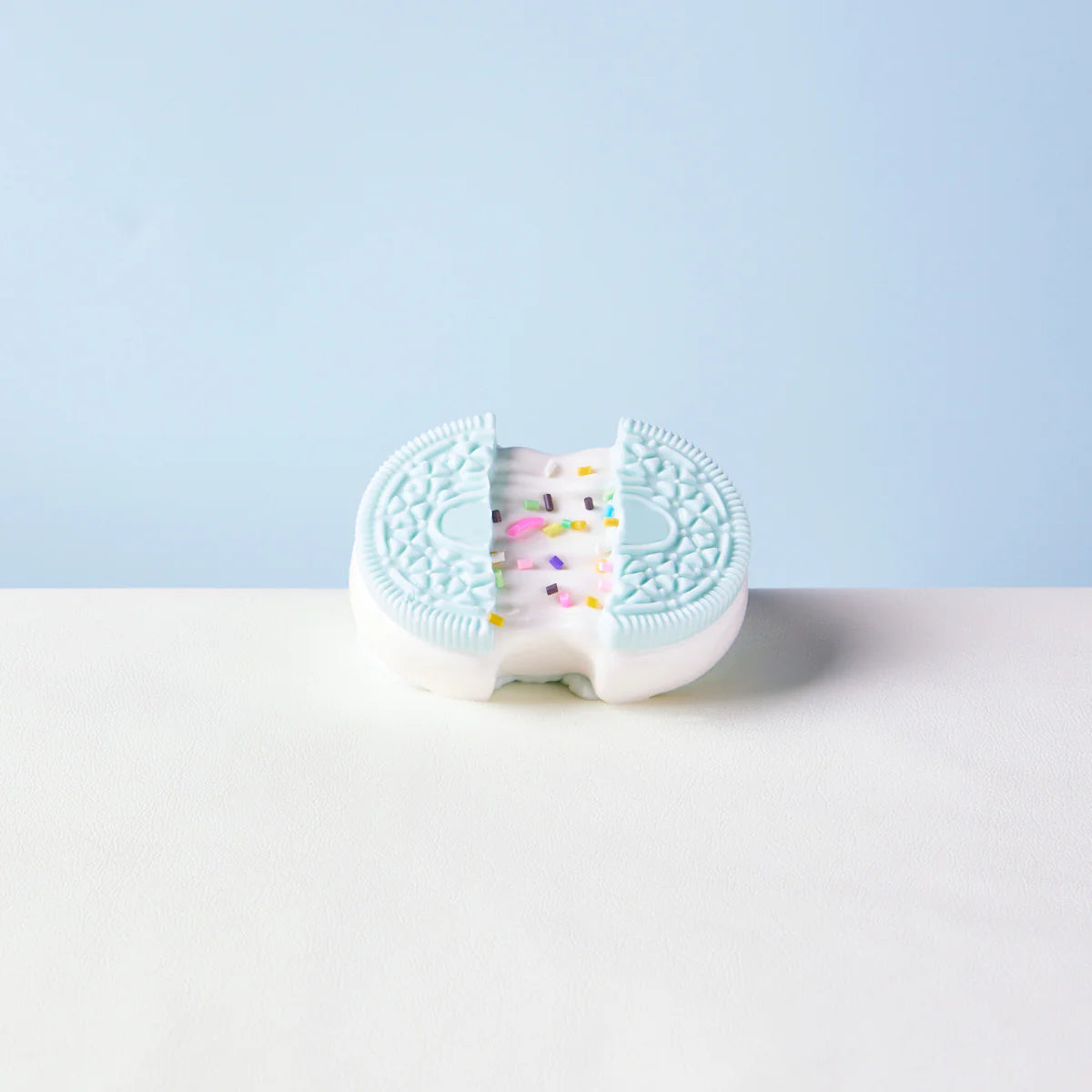 White-blue Stretchy Cookie Sandwich Taba Squishy
