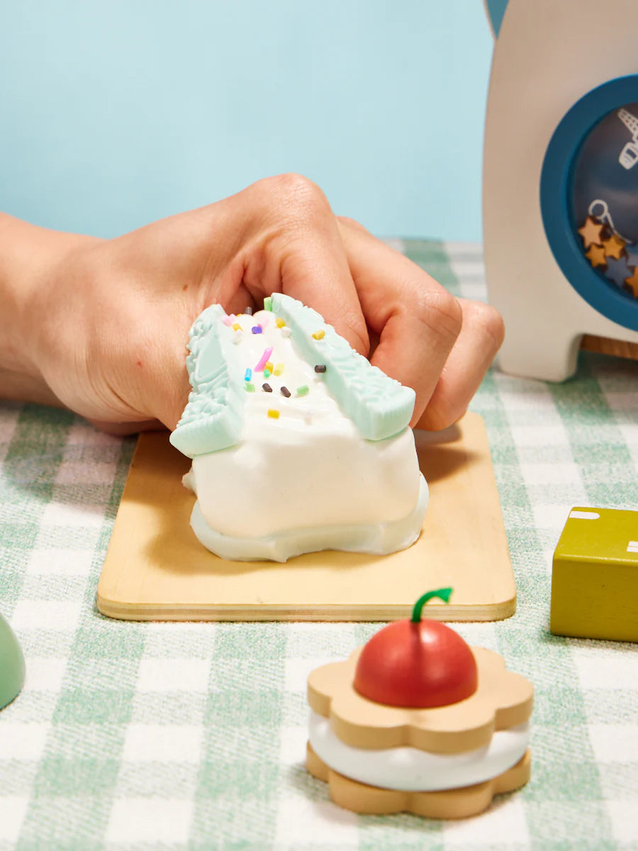 White-blue Stretchy Cookie Sandwich Taba Squishy